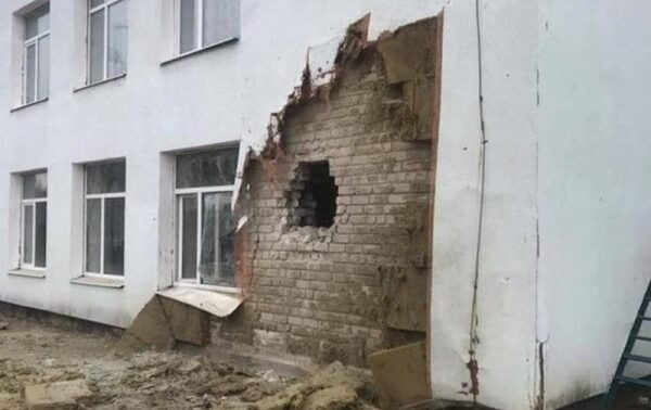 В Станице Луганской боевики обстреляли детский сад: есть пострадавшие