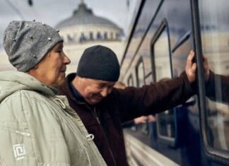 Одесский фотограф показал трогательные кадры эвакуации людей из Одессы