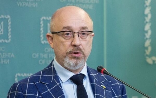 Выстояли неделю: министр обороны Резников обратился к украинцам