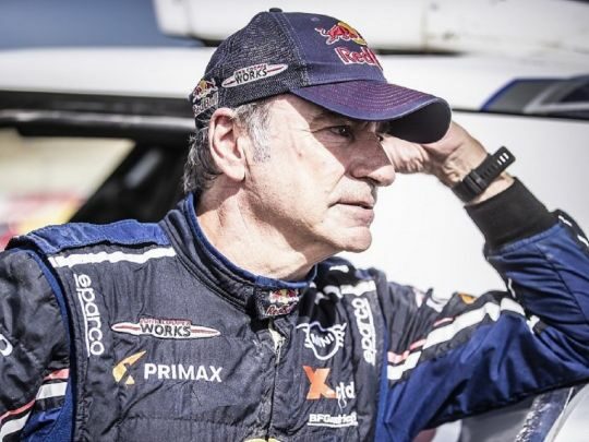 Легендарний гонщик удруге за&nbsp;кілька днів потрапив в&nbsp;аварію на&nbsp;ралі Дакар (відео)