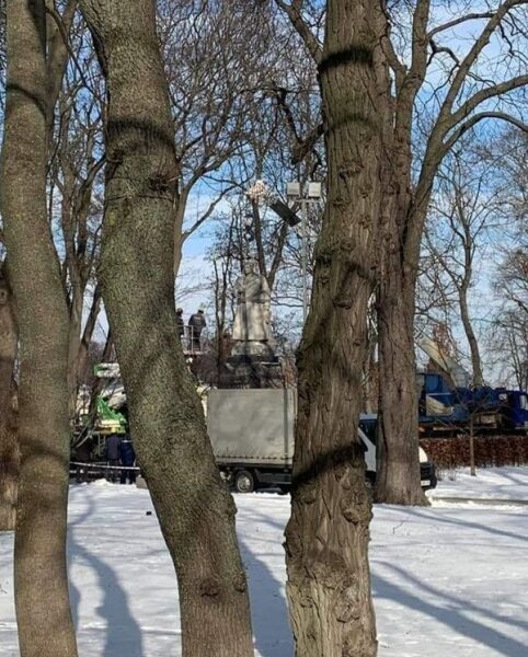 У&nbsp;Києві демонтували пам&rsquo;ятник радянському генералу Ватутіну