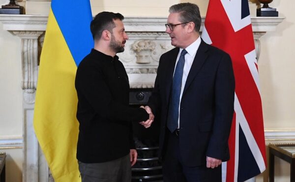 Стармер обещает Зеленскому &laquo;полную поддержку&raquo;