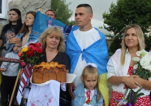 Был в плену более трех лет: в Одесскую область вернулся защитник Украины