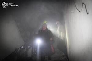 В центре Одессы горела квартира: пострадала женщина, среди спасенных ребенок