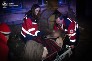 В центре Одессы горела квартира: пострадала женщина, среди спасенных ребенок