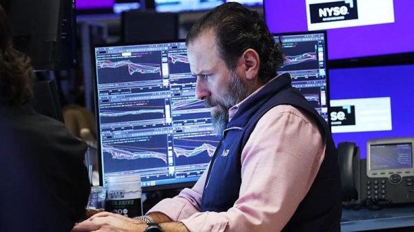 Нефть дорожает, рынки падают