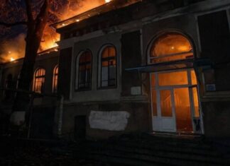 В Одесской области загорелся лицей: огонь охватил большую площадь