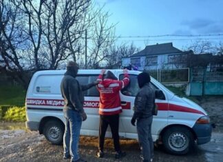 «Маскарад» за рулем скорой и дорогостоящее «путешествие»: в Одесской области разоблачили двух дельцов