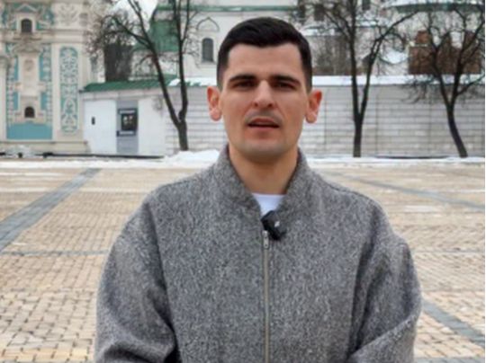 Сльози і&nbsp;операційна: український блогер вразив кадрами з&nbsp;імплантом у&nbsp;шиї